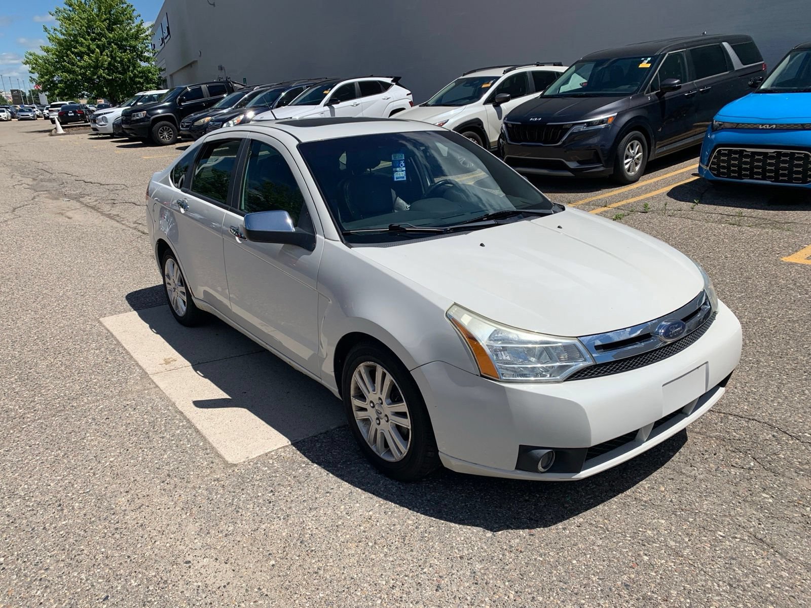 Used 2010 Ford Focus SEL FWD image 3
