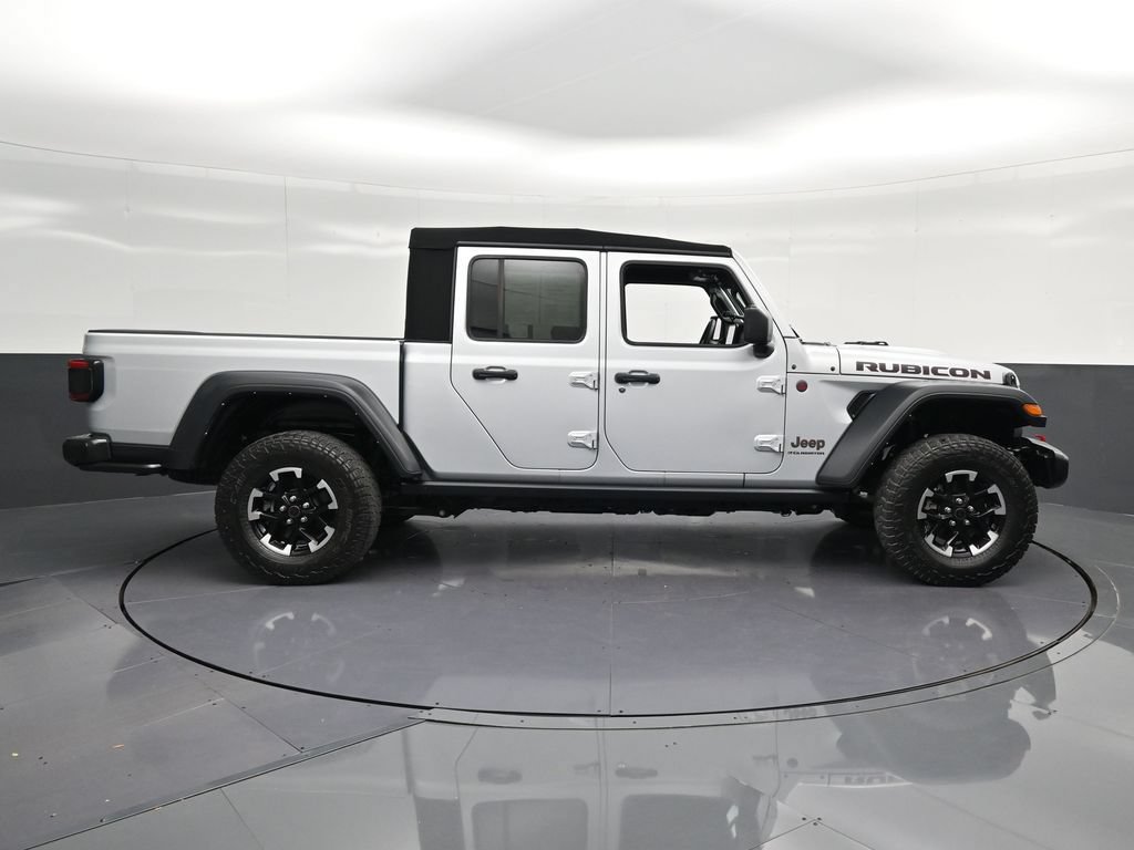 Used 2024 Jeep Gladiator Rubicon w/ Safety Group AWD/4WD image 4