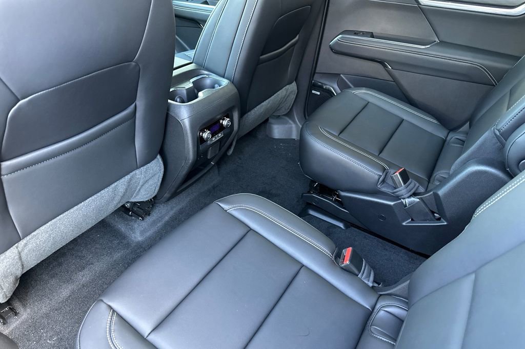 New 2025 GMC Acadia Elevation w/ Elevation Premium Package FWD image 9