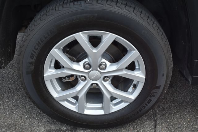 Used 2023 Jeep Grand Cherokee Limited AWD/4WD image 48