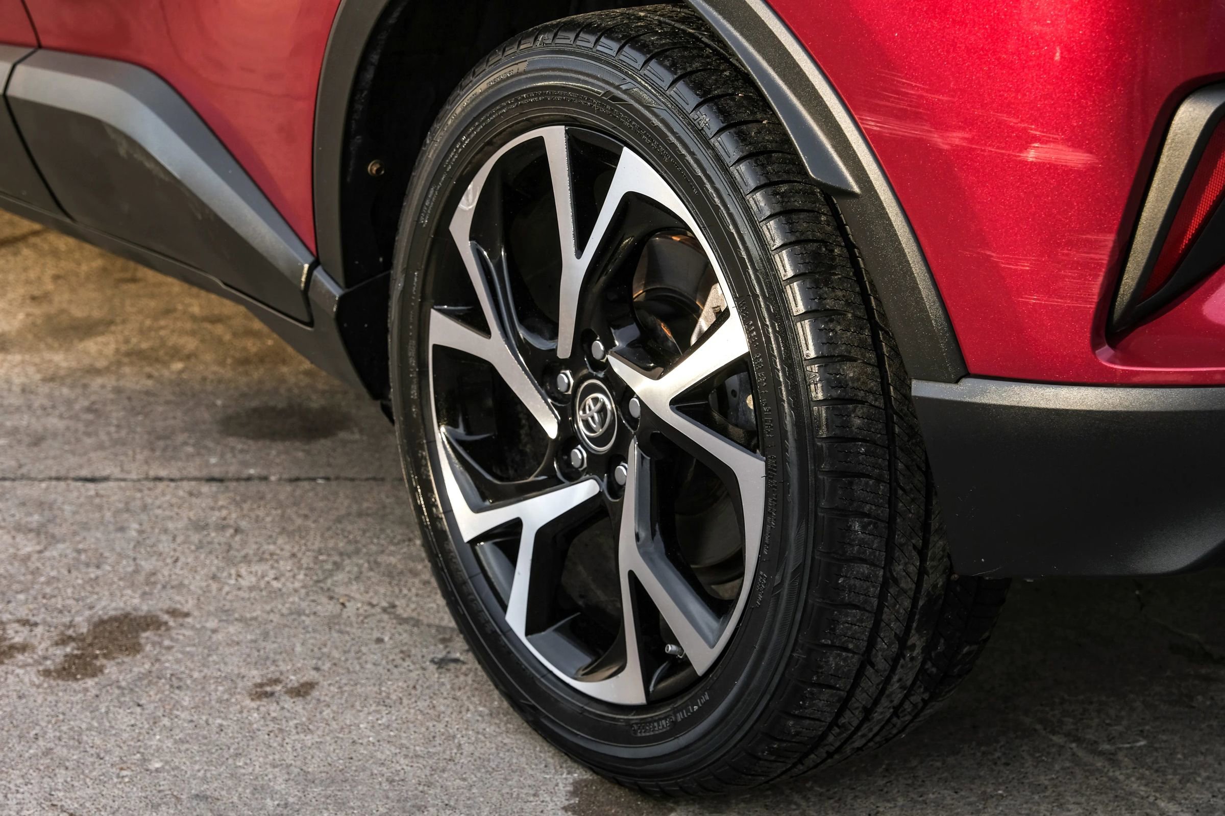 Used 2019 Toyota C-HR Limited image 56