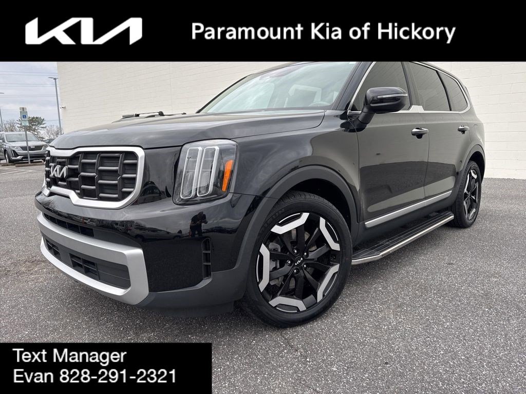 Used 2023 Kia Telluride S image 3
