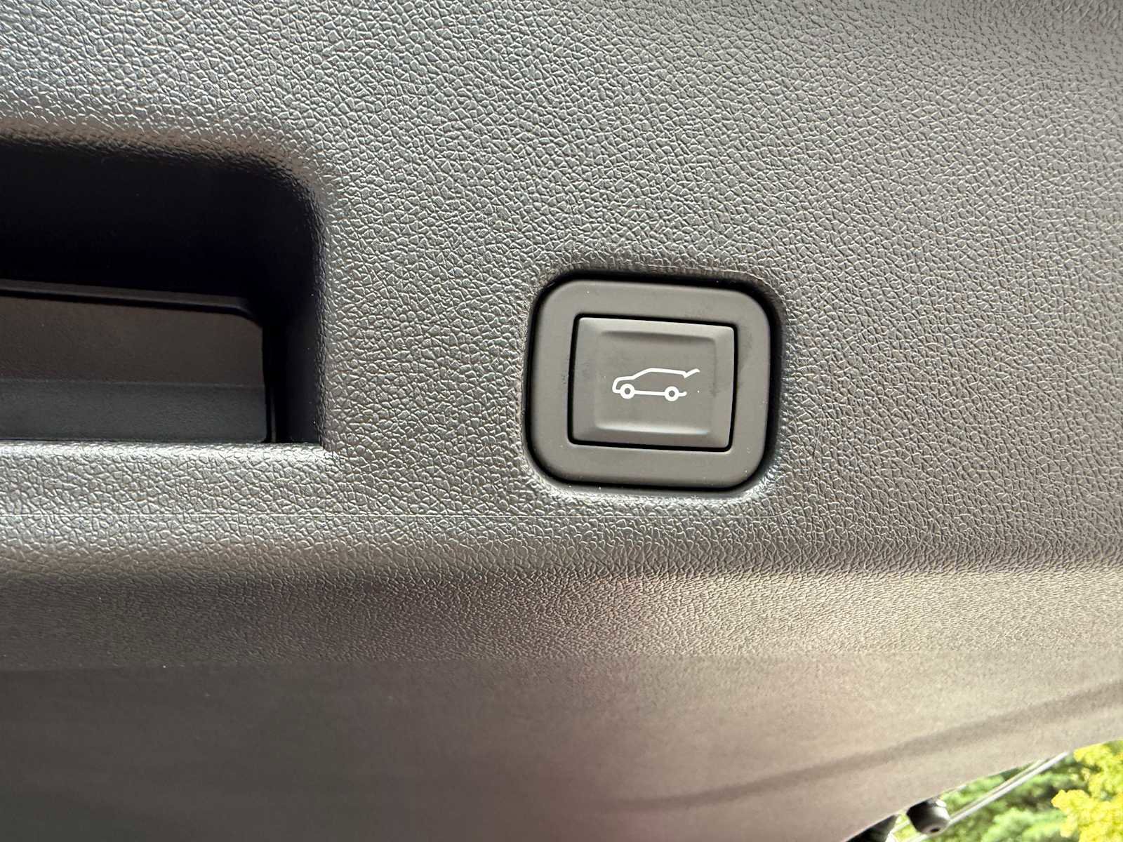 New 2026 Chevrolet Traverse LT w/ LPO, Floor Liner Package image 30