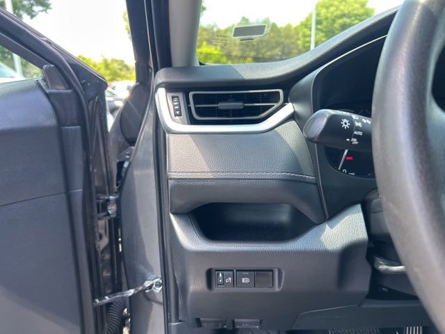 Used 2024 Toyota RAV4 XLE AWD/4WD image 30