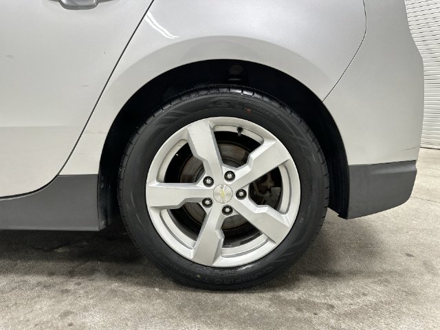 Used 2014 Chevrolet Volt FWD image 12