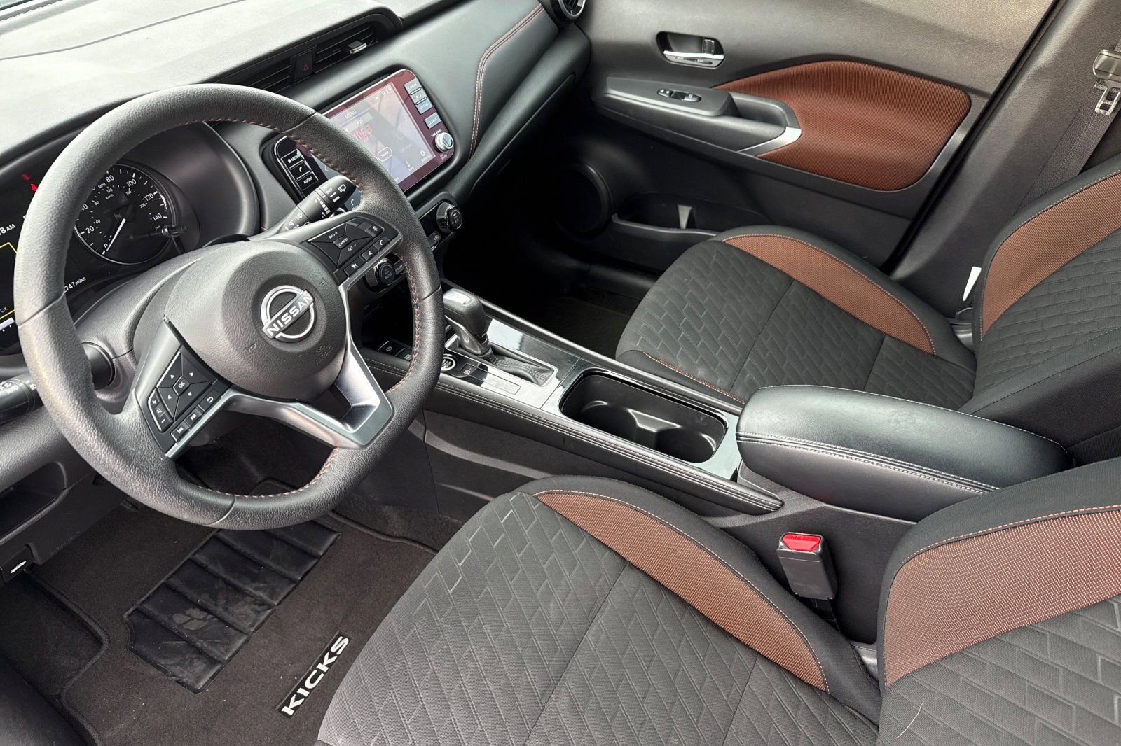 Used 2024 Nissan Kicks SR image 10