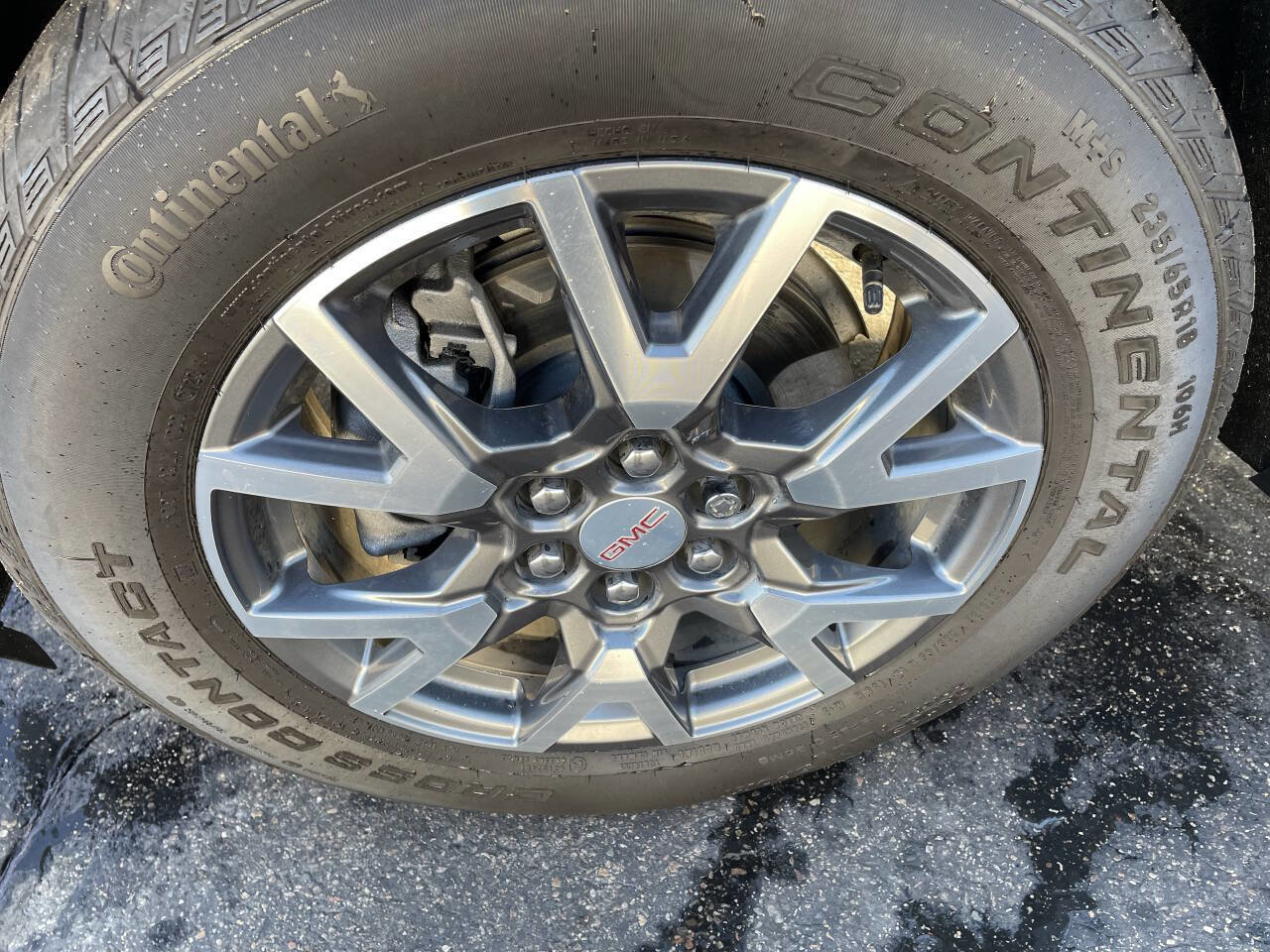 Used 2023 GMC Acadia SLT w/ Preferred Package image 13