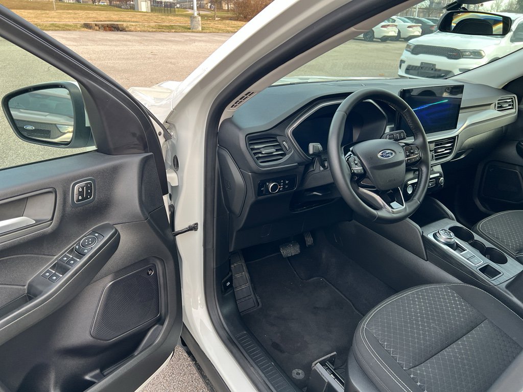Used 2023 Ford Escape Active w/ Tech Pack #2 image 9