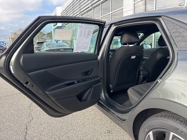 Certified 2025 Hyundai Elantra Sport image 49