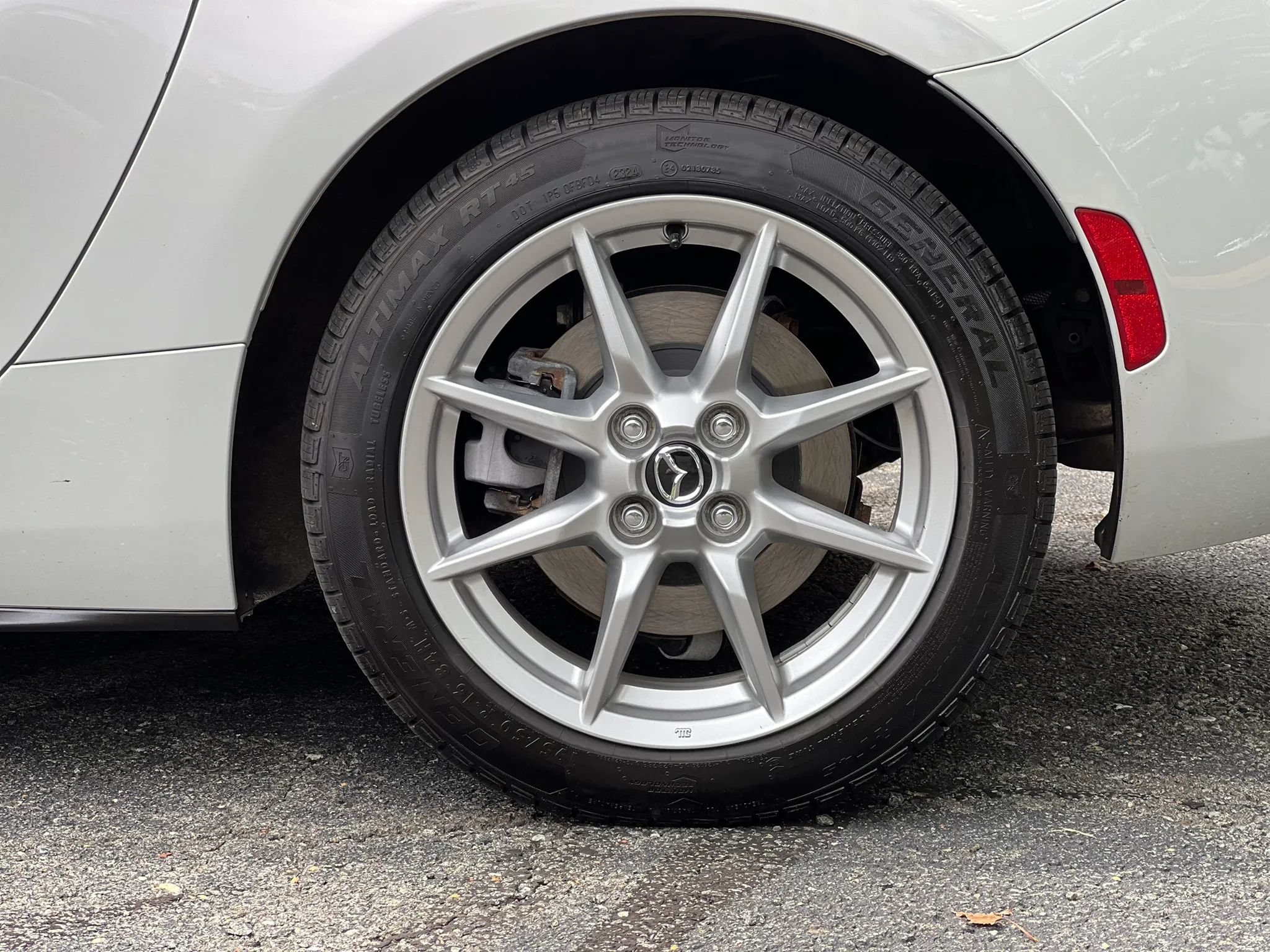 Used 2016 MAZDA MX-5 Miata Sport RWD image 38
