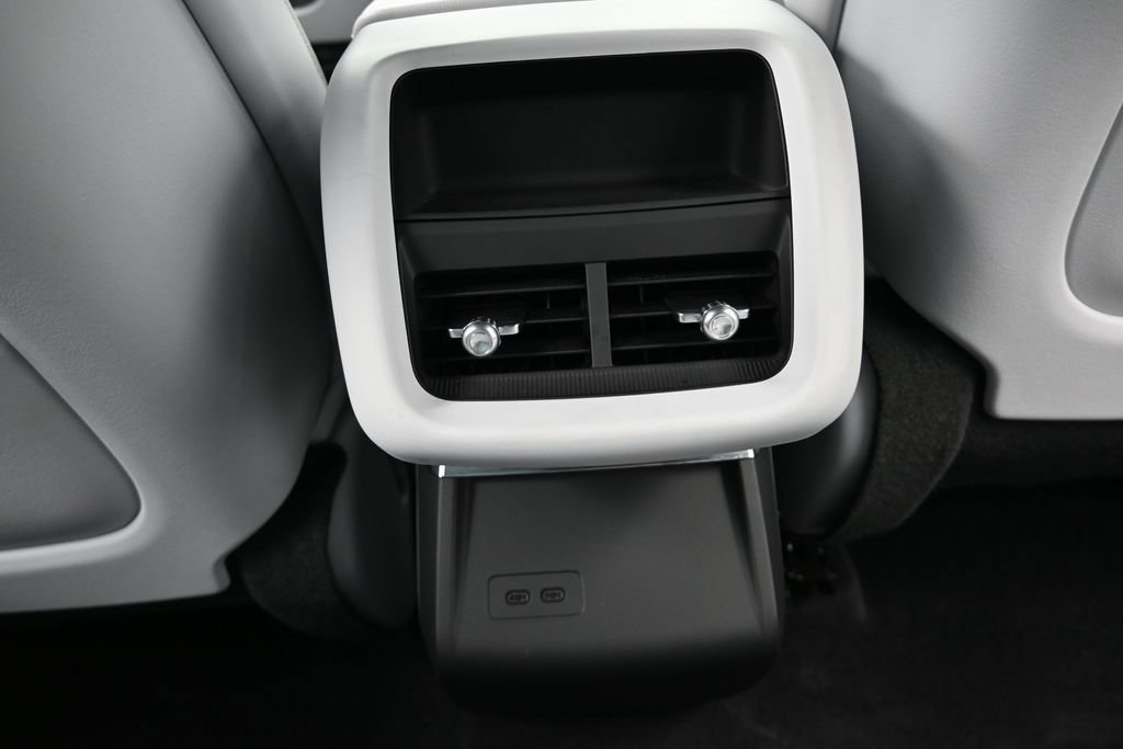 Certified 2024 Cadillac Lyriq Sport AWD/4WD image 16