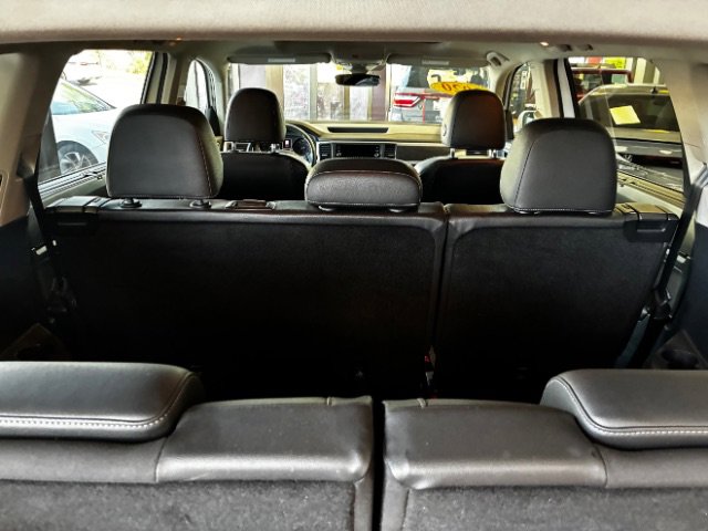 Used 2020 Volkswagen Atlas SE w/ Panoramic Sunroof Package FWD image 16