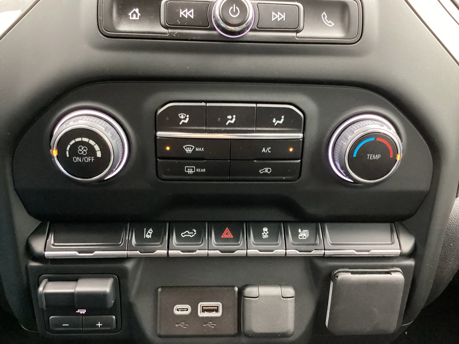 Used 2024 Chevrolet Silverado 2500 Custom w/ Custom Convenience Package image 22