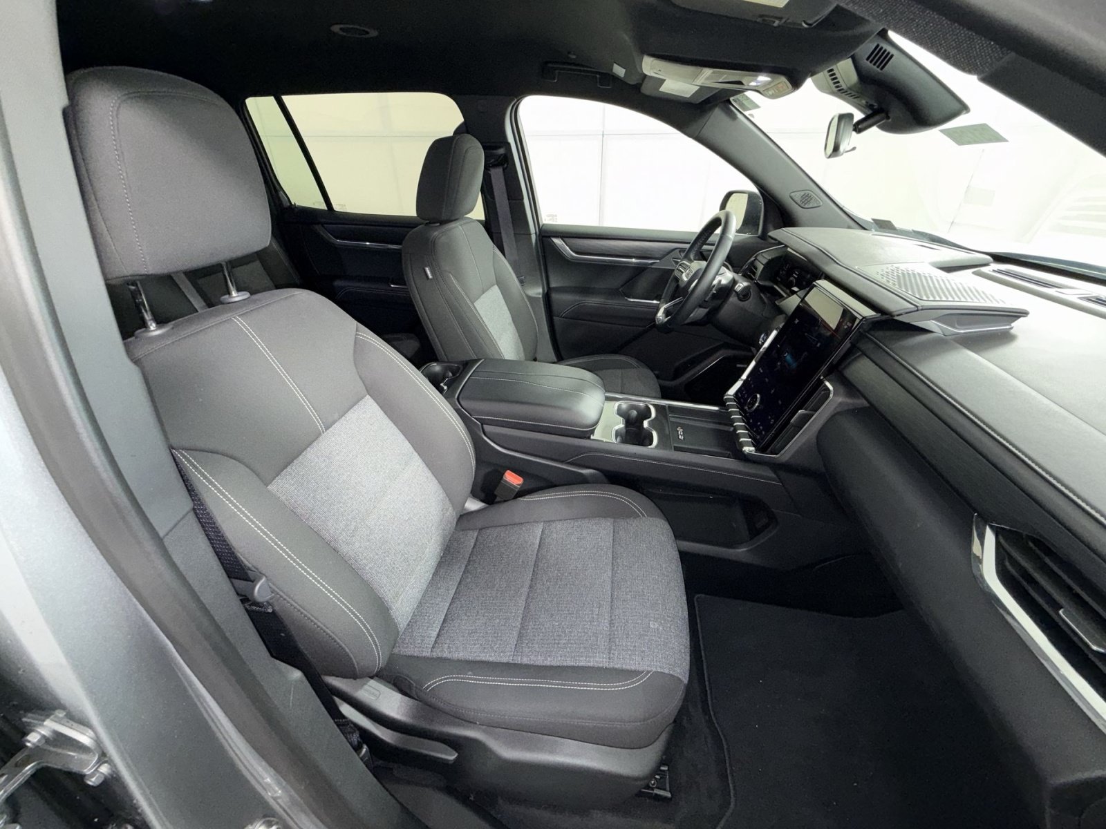 New 2025 GMC Acadia Elevation FWD image 27