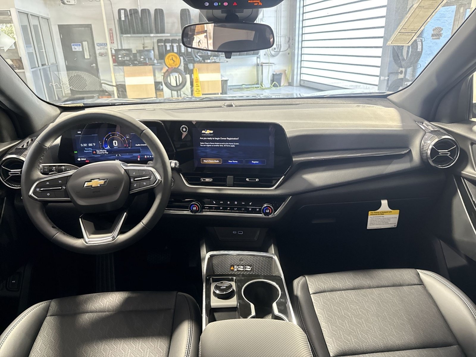 New 2027 Chevrolet Equinox LT w/ Convenience Package II FWD image 24