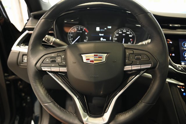 Used 2025 Cadillac XT6 Premium Luxury image 24