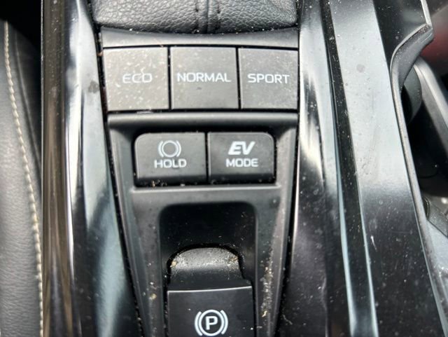 Used 2025 Toyota Camry SE w/ Multimedia Upgrade Package FWD image 15