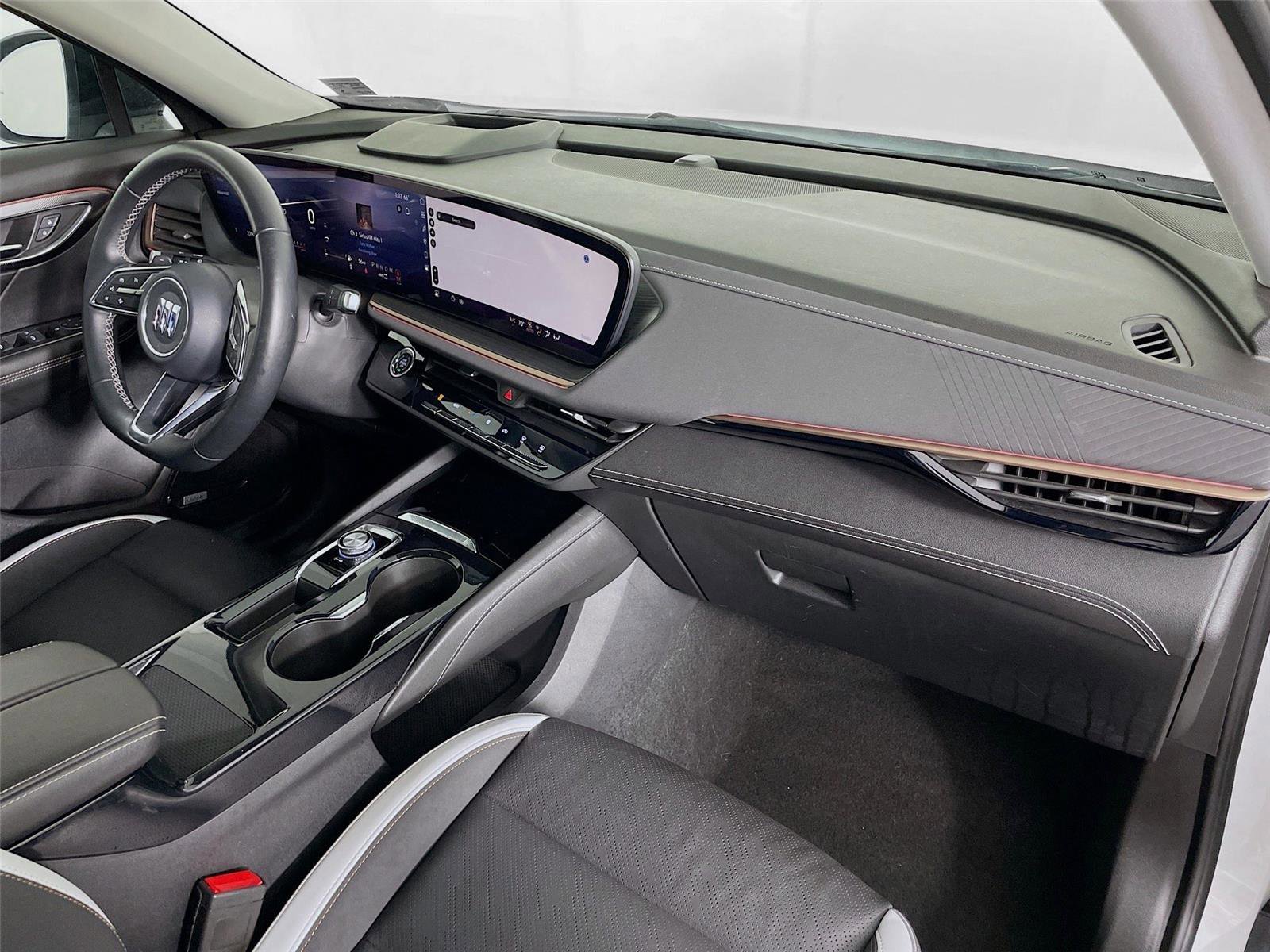 Used 2024 Buick Envision Sport Touring image 32