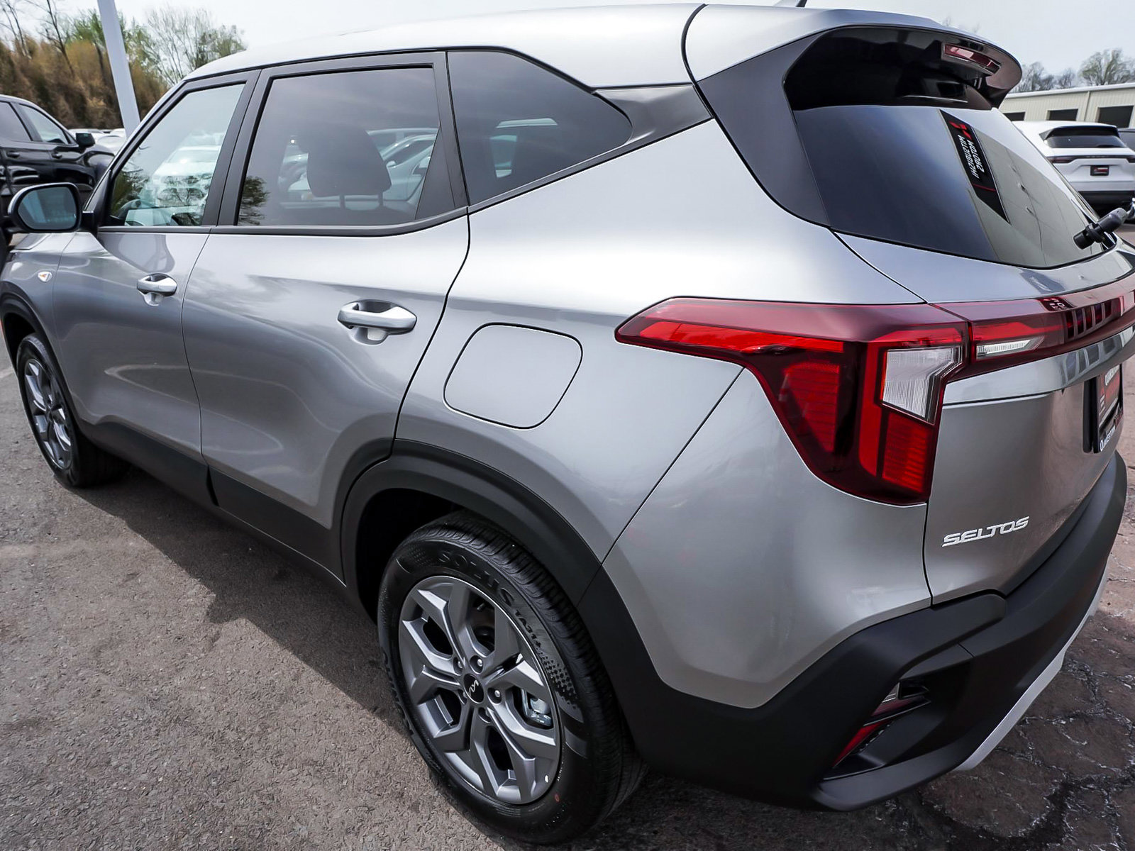 Used 2026 Kia Seltos LX AWD/4WD image 4