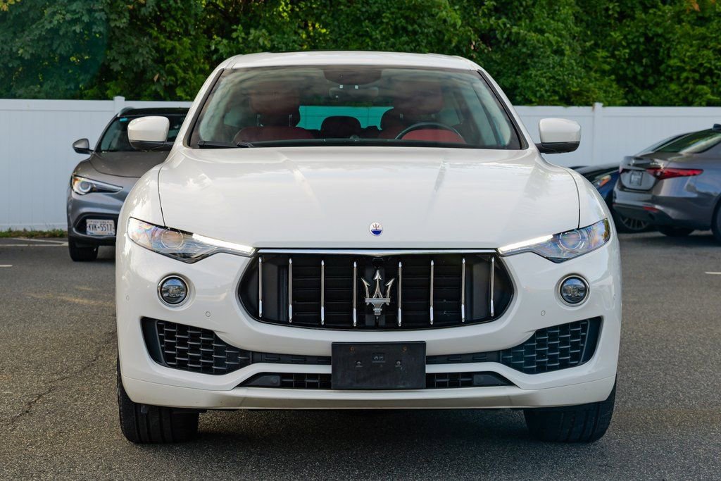 Used 2019 Maserati Levante Base image 2