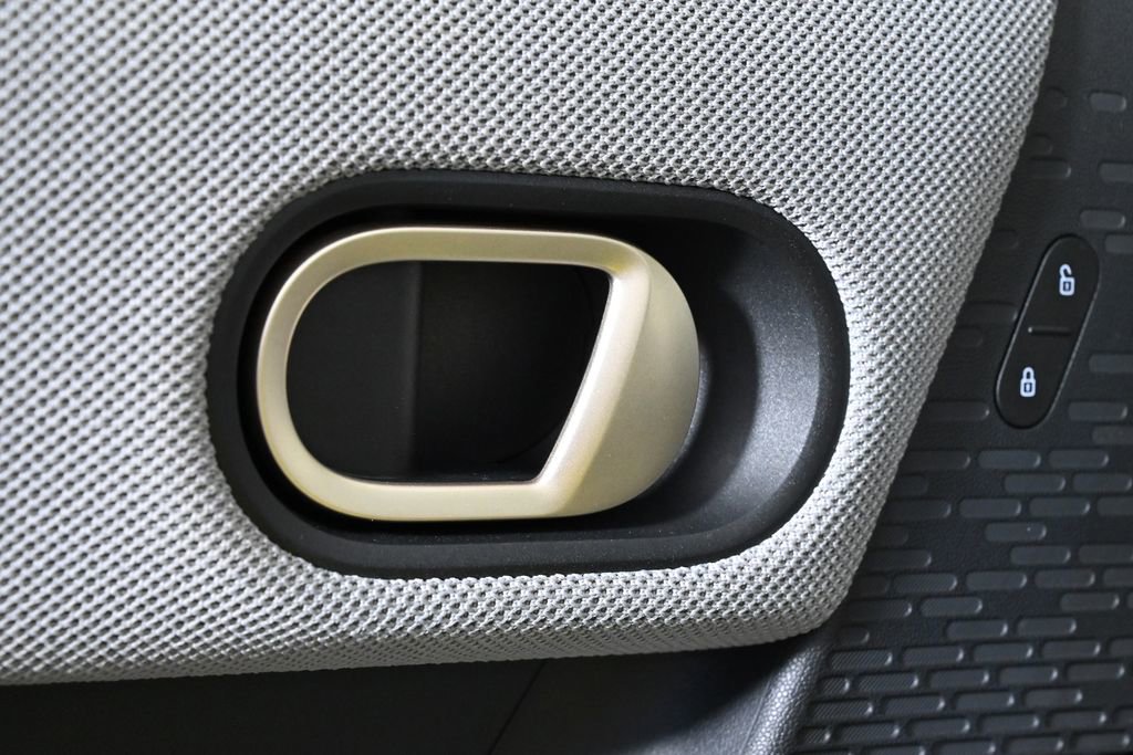 Certified 2025 MINI Cooper S image 21