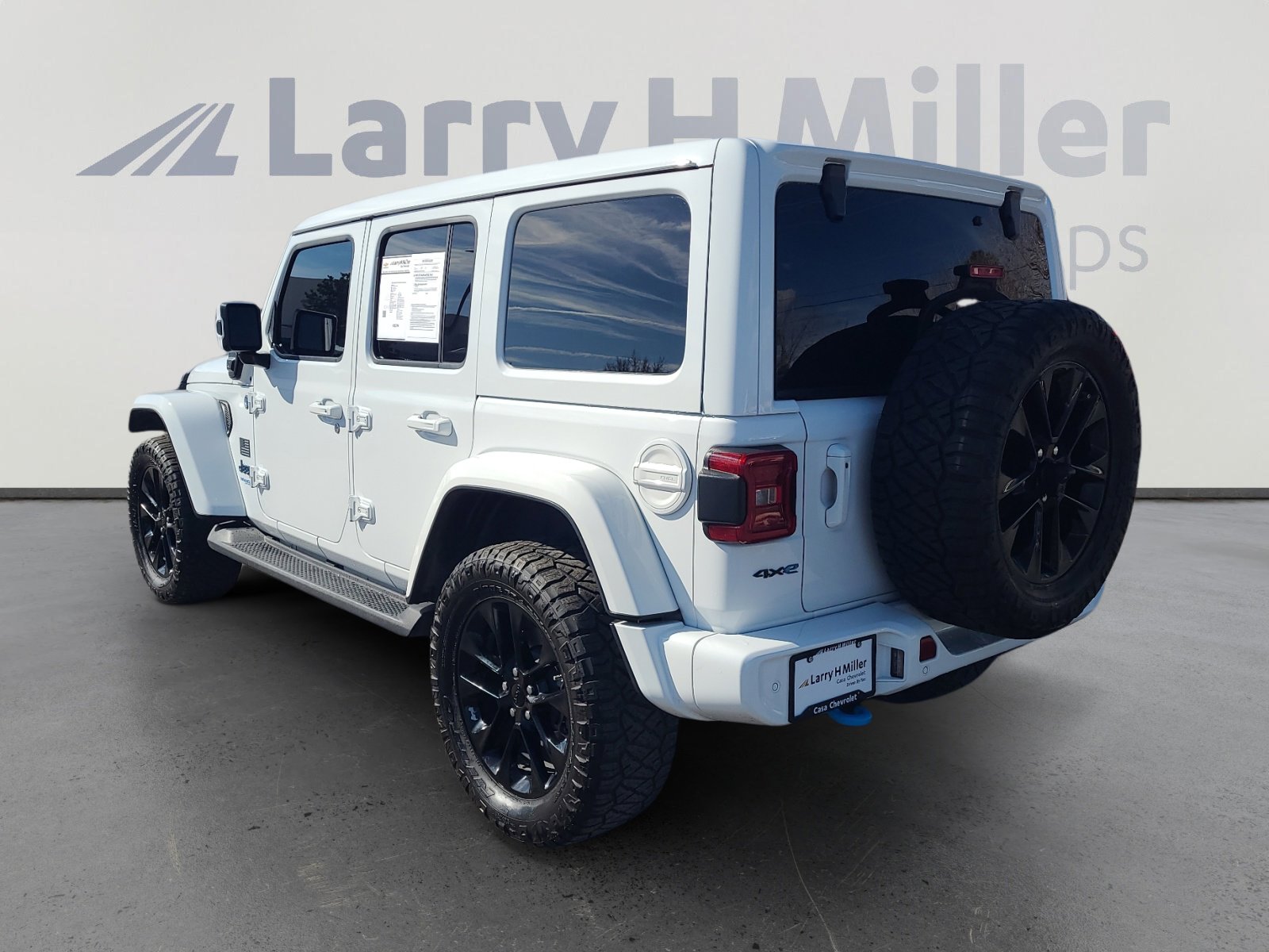 Used 2021 Jeep Wrangler Unlimited Sahara image 3