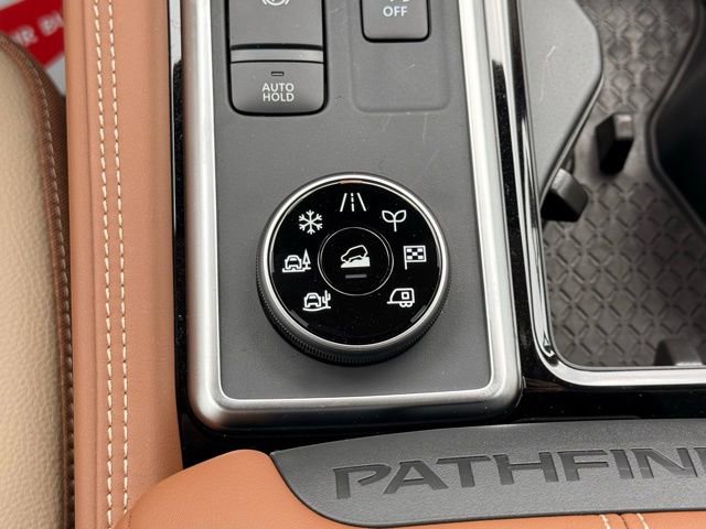 New 2026 Nissan Pathfinder Platinum AWD/4WD image 31