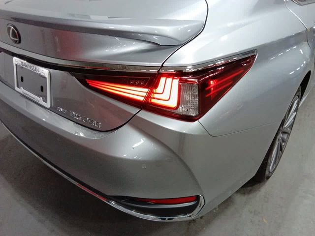Used 2022 Lexus ES 250 w/ Premium Package image 27