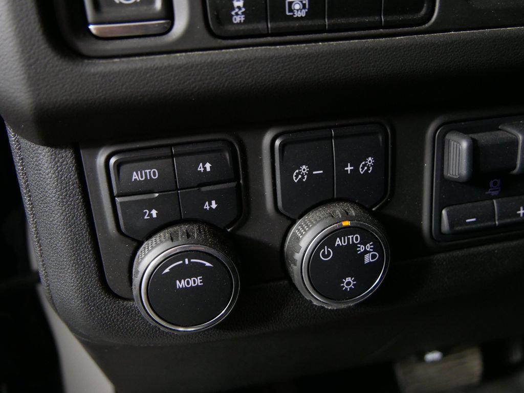 Used 2024 Chevrolet Tahoe RST w/ Luxury Package AWD/4WD image 16
