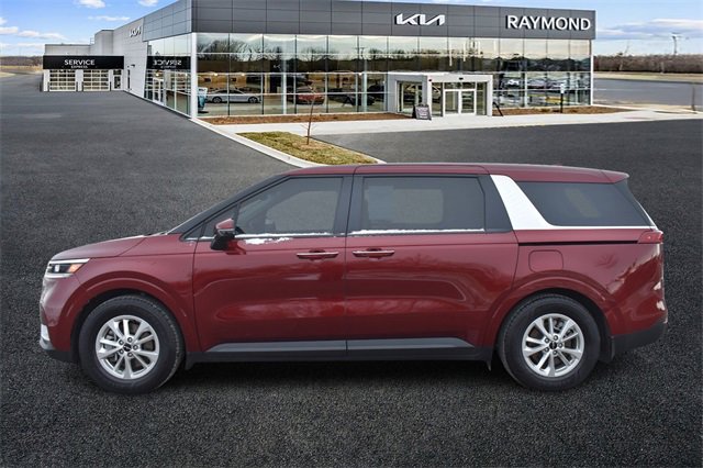 Certified 2024 Kia Carnival LX image 6