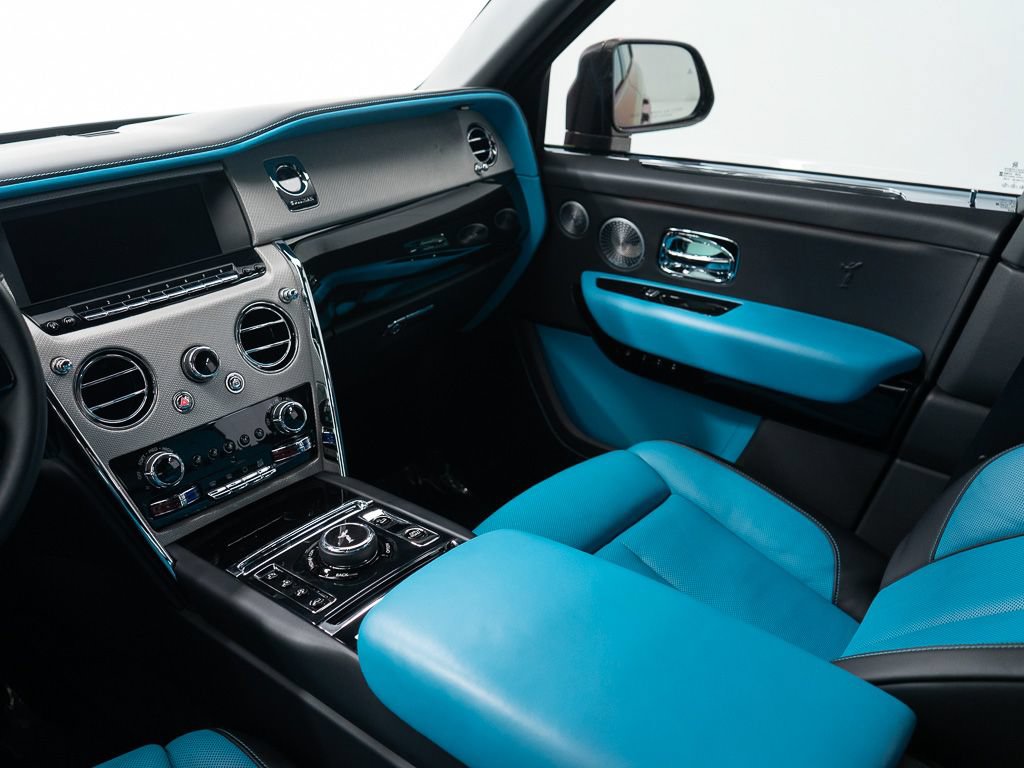 Used 2024 Rolls-Royce Cullinan w/ Cullinan Package AWD/4WD image 36