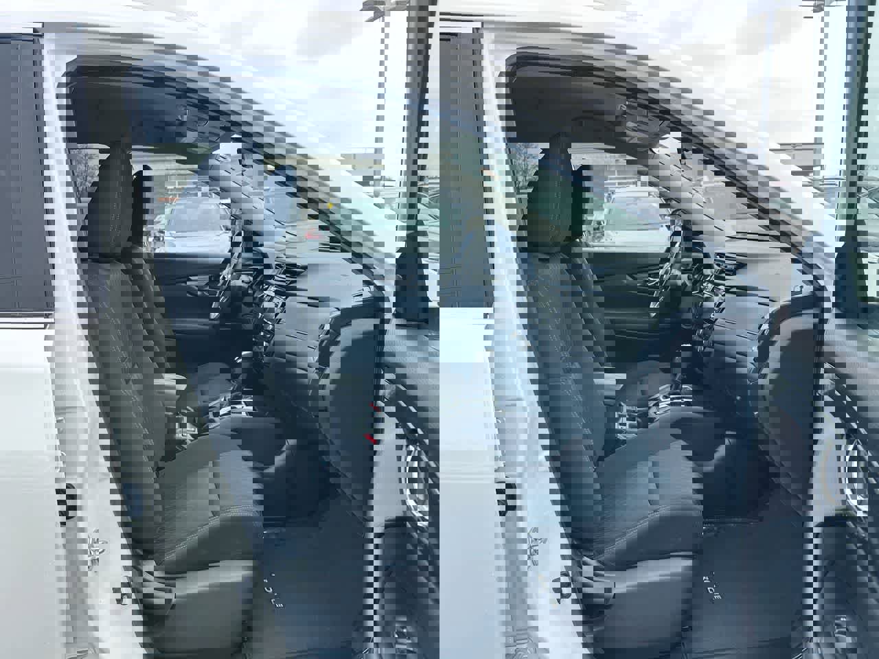 Used 2018 Nissan Rogue SV image 26