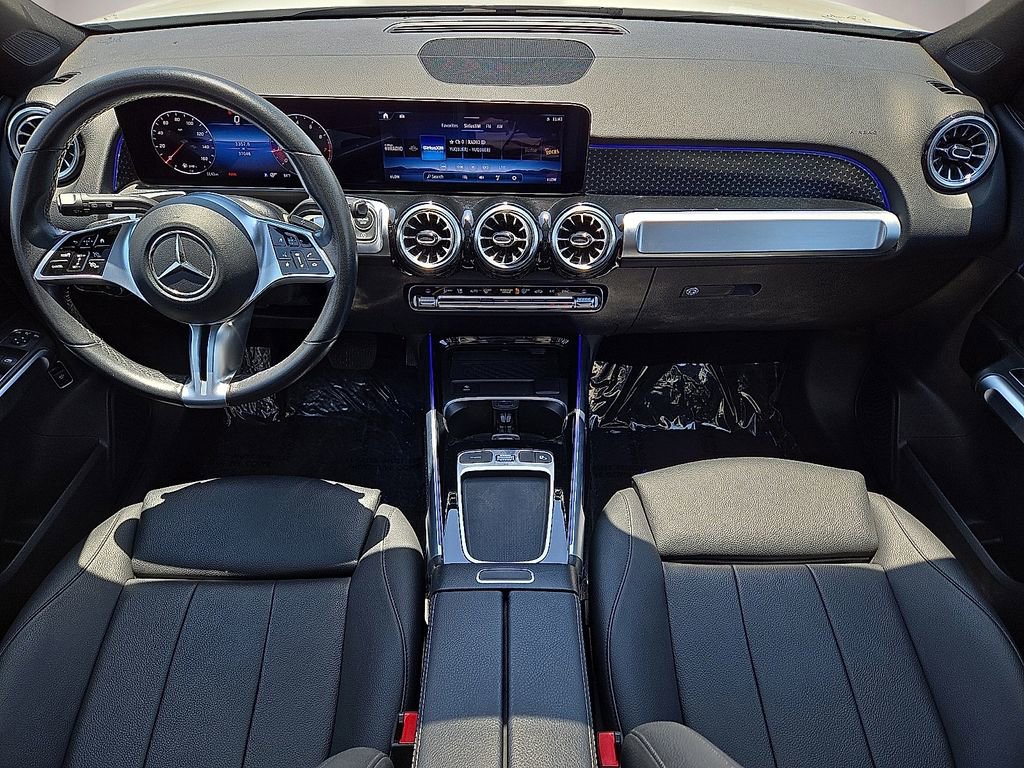 Used 2025 Mercedes-Benz GLB 250 4MATIC image 17