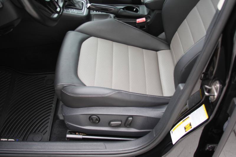 Used 2015 Volkswagen Golf TDI SEL FWD image 26