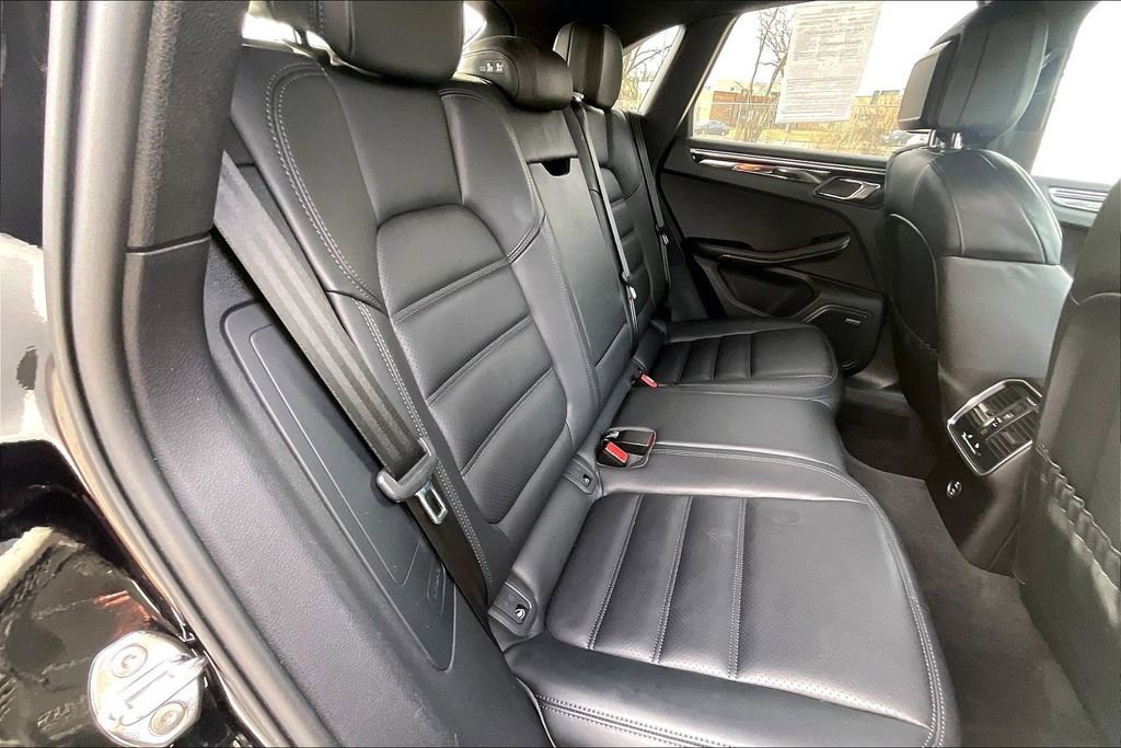 Used 2022 Porsche Macan S image 27