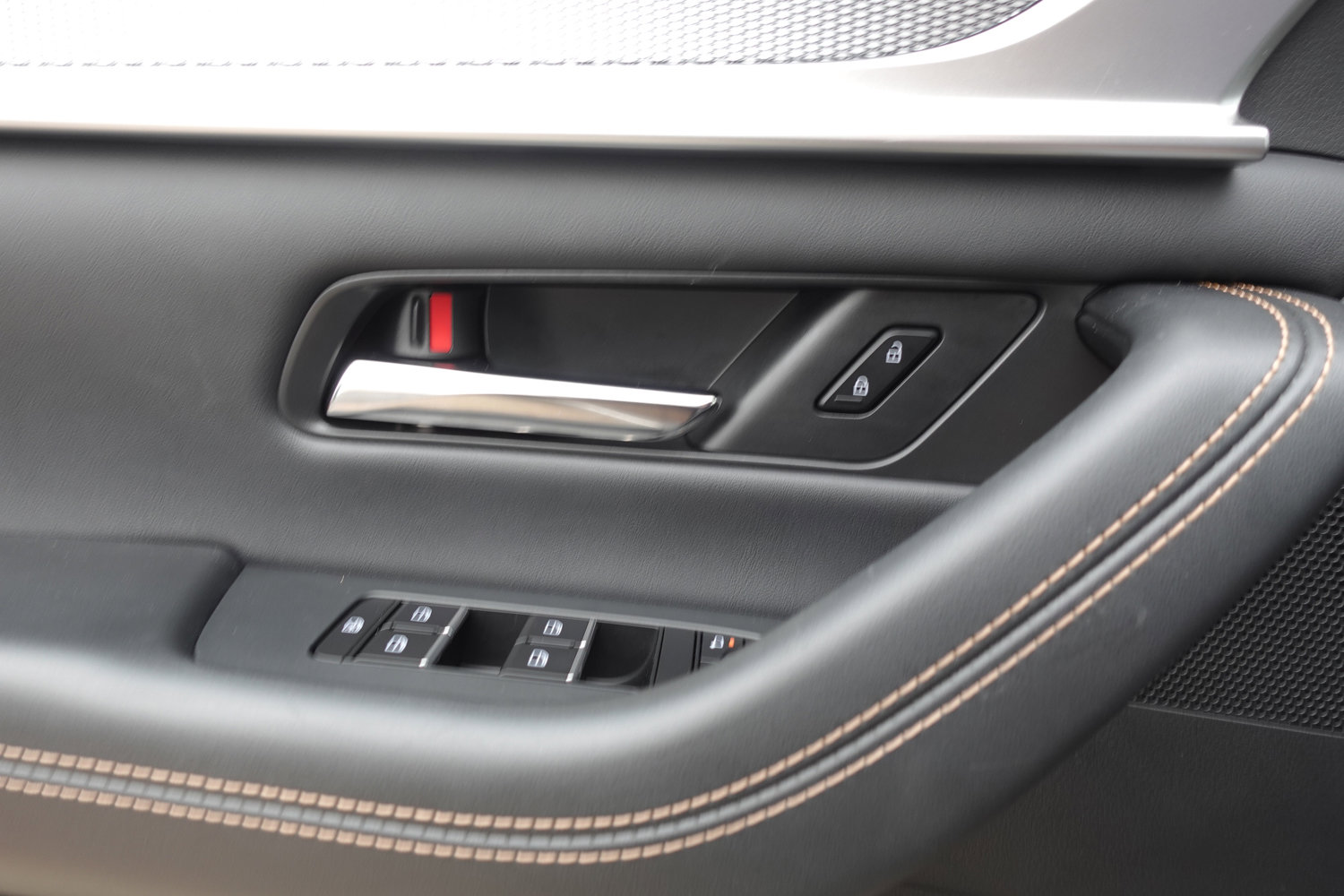 Certified 2024 MAZDA CX-90 Plug-In Hybrid w/ Premium Pkg image 12