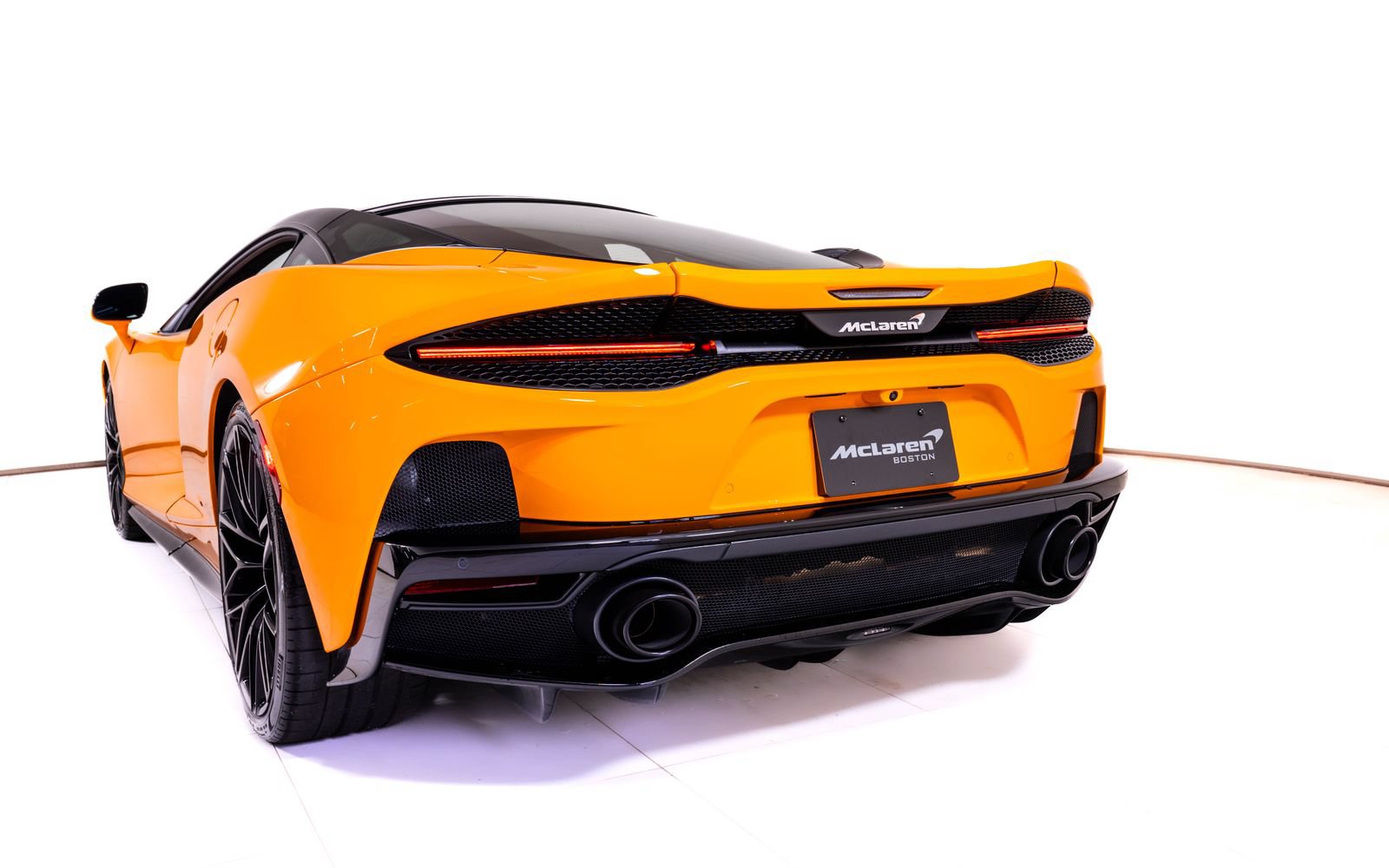 Used 2023 McLaren GT RWD image 11