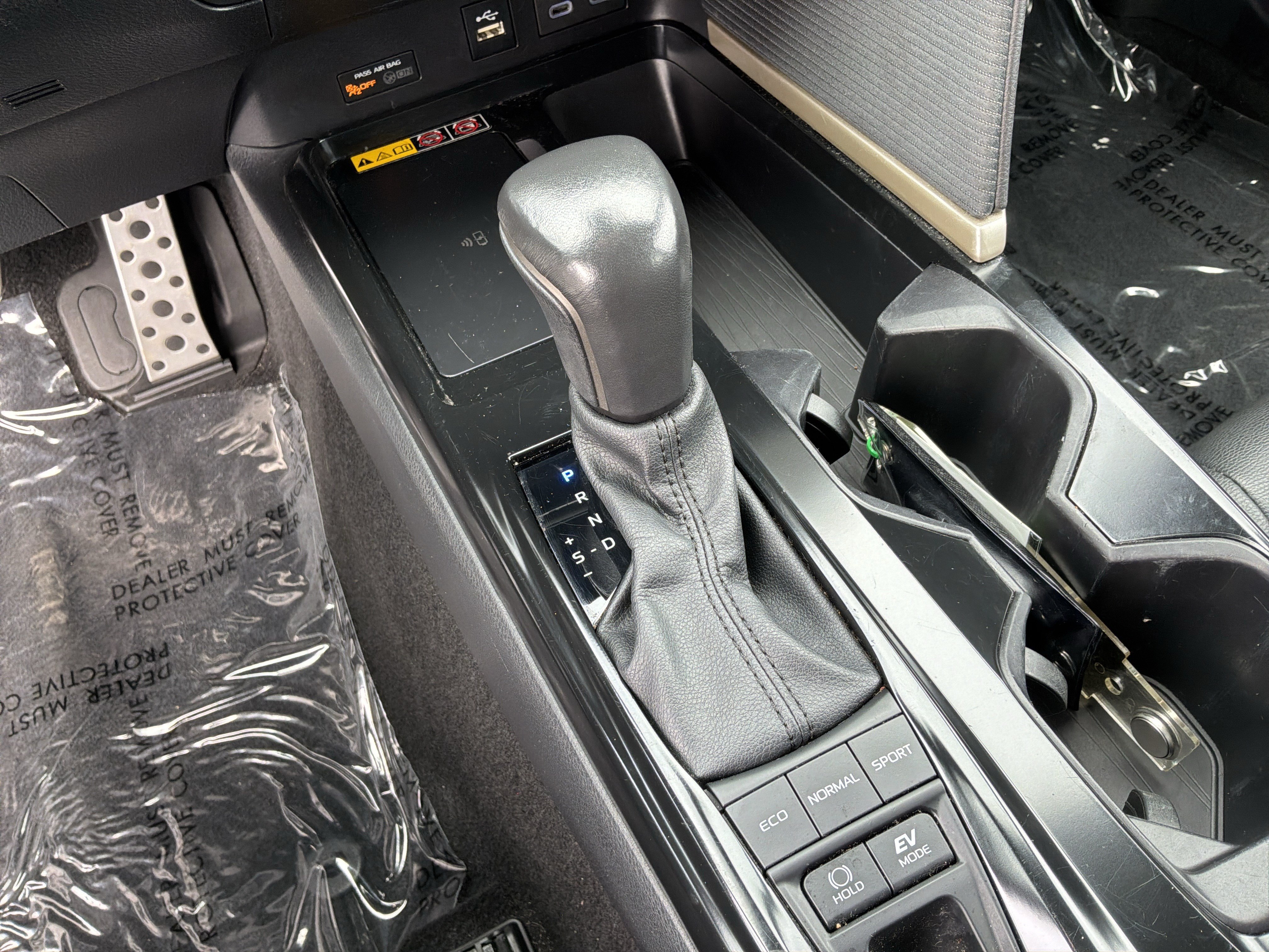 Used 2025 Toyota Camry SE FWD image 30