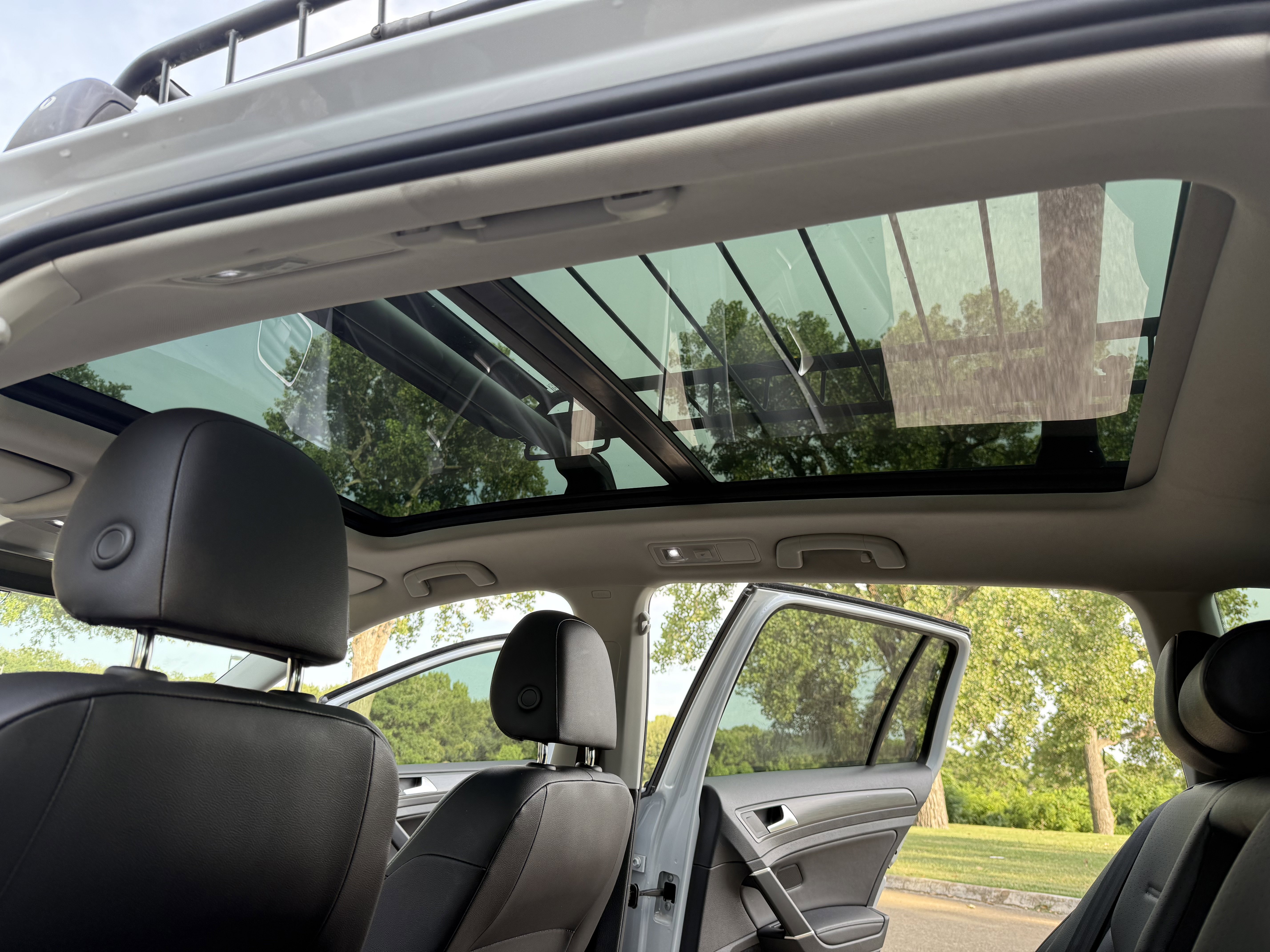 Used 2019 Volkswagen Golf SE image 30