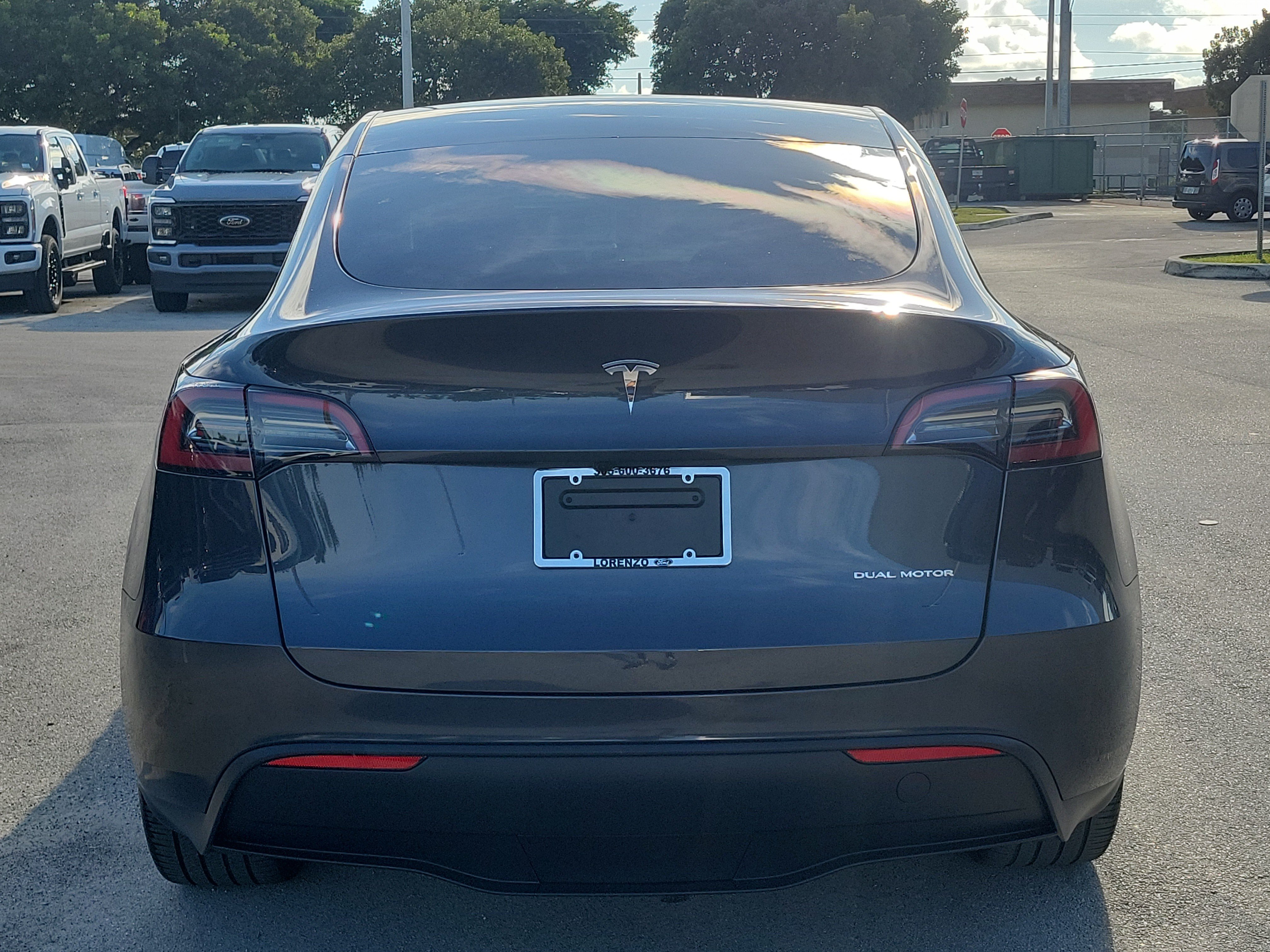 Used 2024 Tesla Model Y Long Range AWD/4WD image 6
