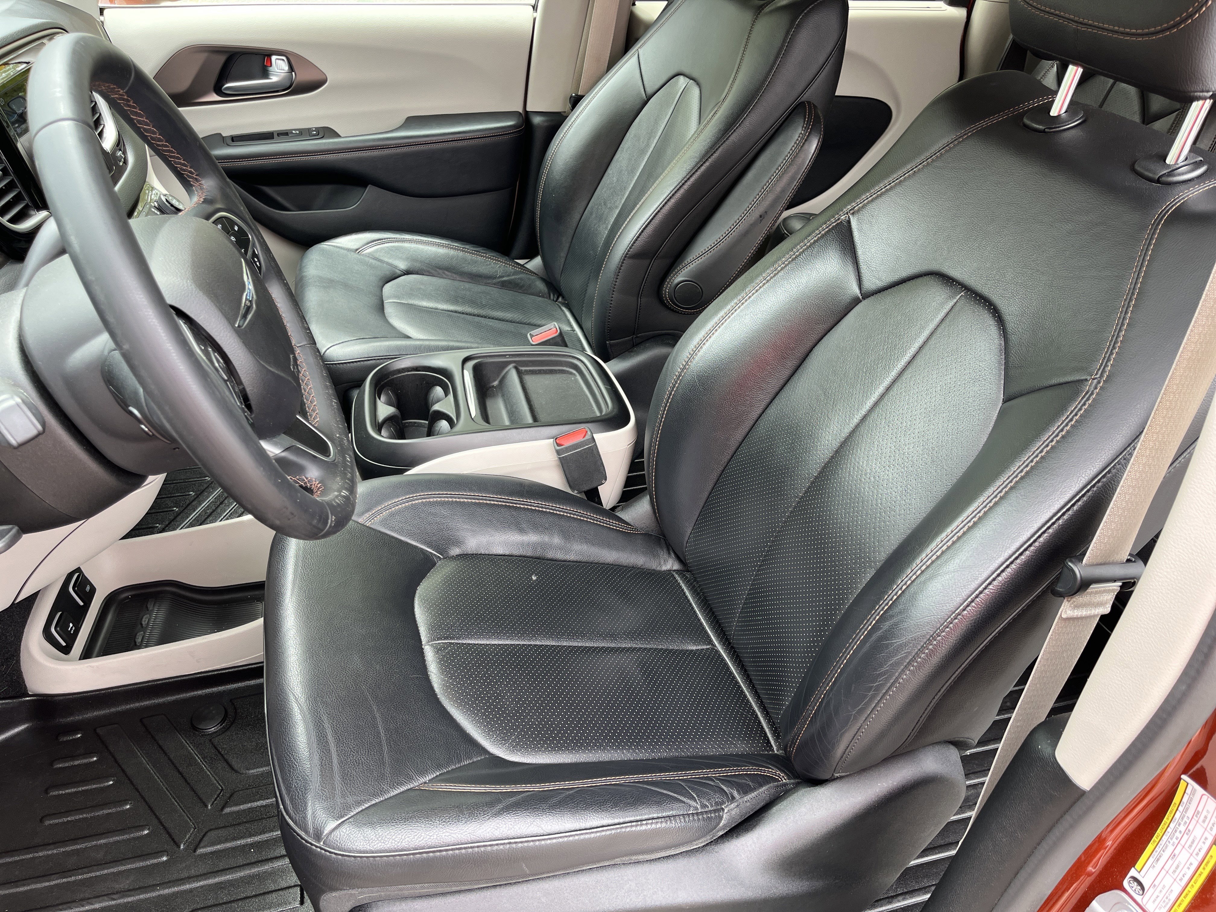 Used 2018 Chrysler Pacifica Touring-L w/ Advanced Safetytec Group image 14
