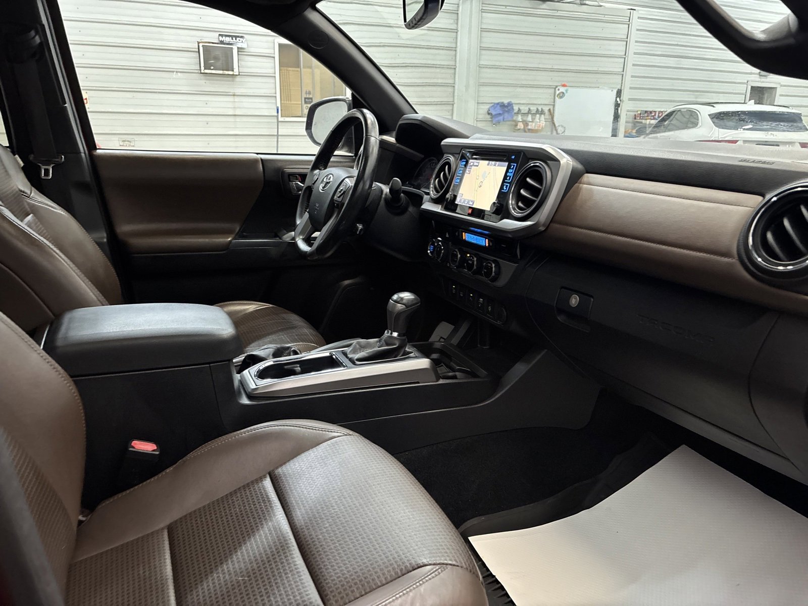 Used 2017 Toyota Tacoma Limited image 26