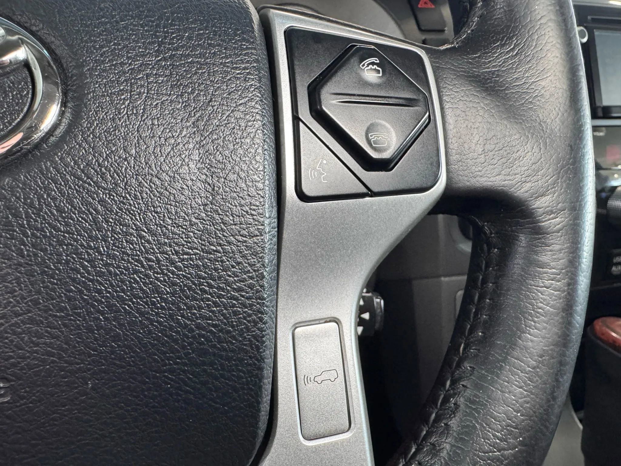 Used 2014 Toyota Sequoia Platinum image 37