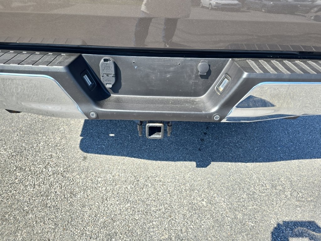 Used 2016 Ford F150 Lariat w/ Equipment Group 502A Luxury image 10