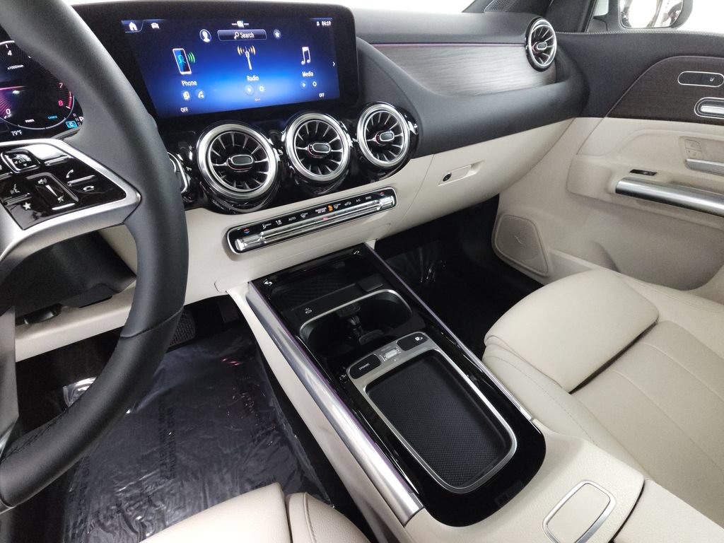 Certified 2026 Mercedes-Benz GLA 250 4MATIC image 14