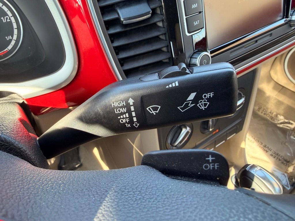 Used 2013 Volkswagen Beetle TDI image 14