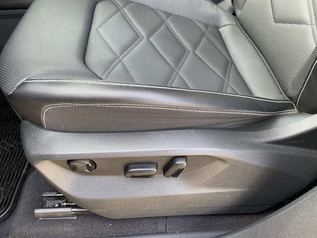 Used 2024 Volkswagen Atlas SE image 16