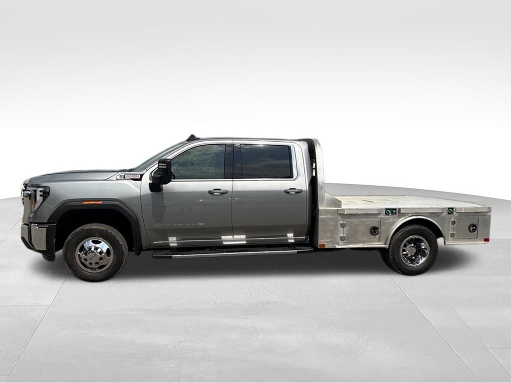 Used 2024 GMC Sierra 3500 SLE w/ SLE Convenience Package AWD/4WD image 2