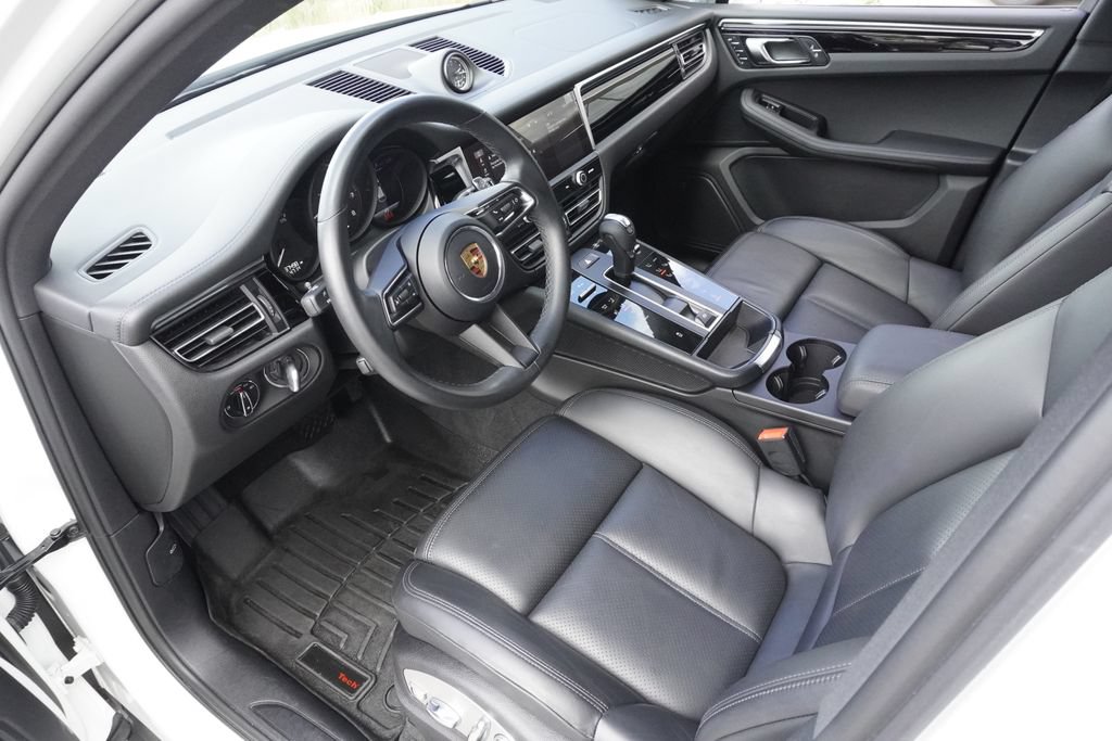 Used 2022 Porsche Macan AWD/4WD image 18