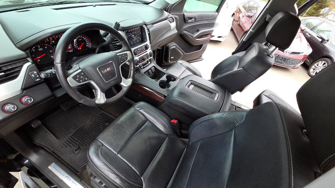Used 2016 GMC Yukon XL SLT w/ Open Road Package AWD/4WD image 27